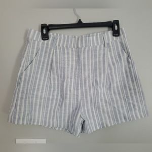NWT Womens Entro Blue And White Striped Shorts Size Large L.  Runs small
